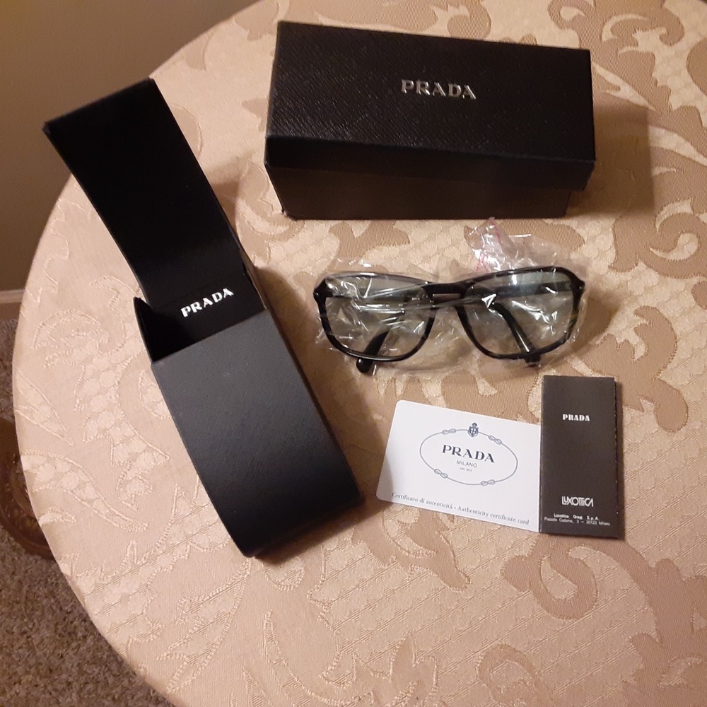 Prada Sunglasses with COA - Picture 4 of 13
